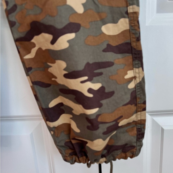 Camouflage Cargo Pants - Picture 5 of 6
